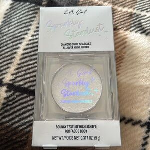 BNIB LA GIRL SPARKLY STARDUST DIAMOND SHINE SPARKLES ALL OVER HIGHLIGHTER